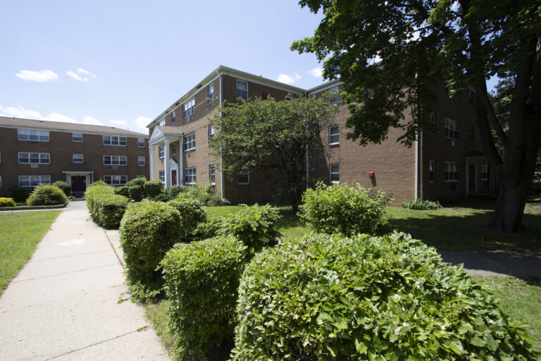 Spacious Garden-like setting